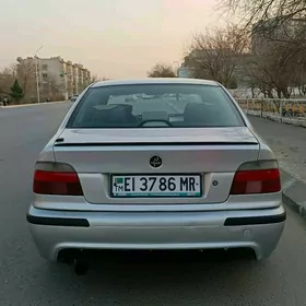 BMW E39 2000