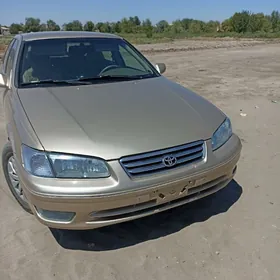 Toyota Camry 2001