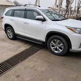 Toyota Highlander 2019