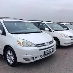 Toyota Sienna 2004