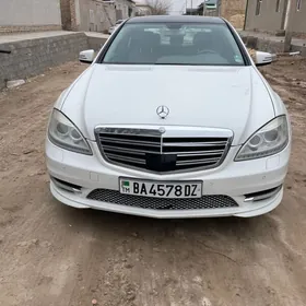 Mercedes-Benz S-Class 2005