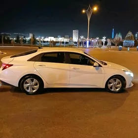 Hyundai Elantra 2021