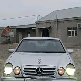 Mercedes-Benz E320 1996