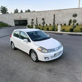 Nissan Versa 2011