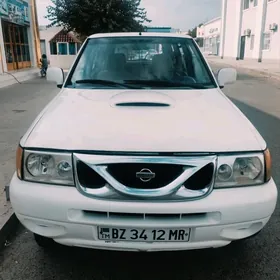 Nissan Terrano 2004