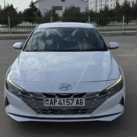 Hyundai Elantra 2022
