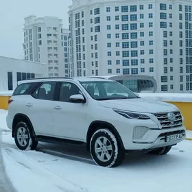 Toyota Fortuner 2023