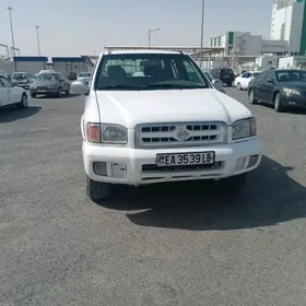 Nissan Pathfinder 2000