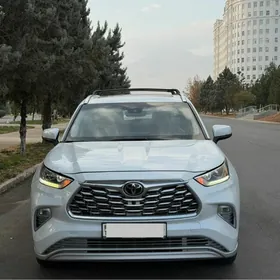Toyota Highlander 2023