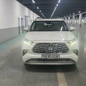 Toyota Highlander 2021