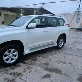 Toyota Land Cruiser Prado 2011