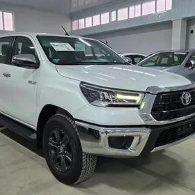 Toyota Hilux 2024