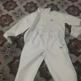 спортивный костюм