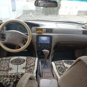 Toyota Camry 2001