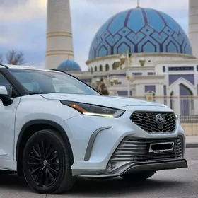 Toyota Highlander 2023