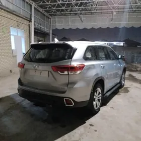Toyota Highlander 2019