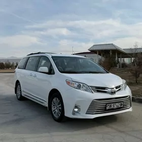 Toyota Sienna 2018