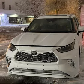 Toyota Highlander 2022