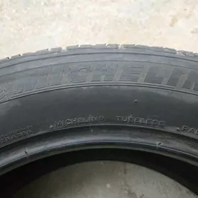 TEKER PAKRISKA KIA SORENTO 235/55/19