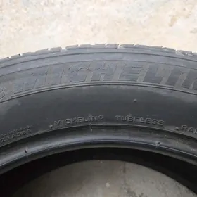 TEKER PAKRISKA KIA SORENTO 235/55/19