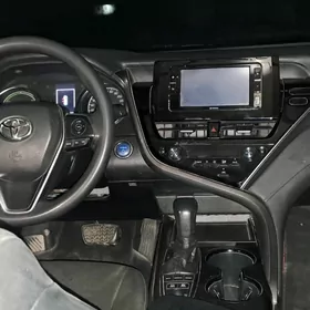 Toyota Camry Hybrid 2021