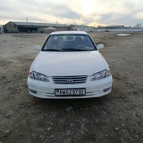 Toyota Camry 2000