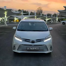 Toyota Sienna 2019