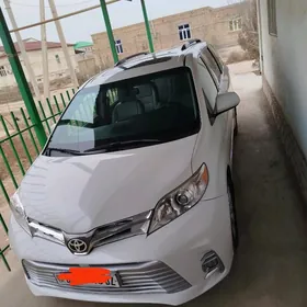 Toyota Sienna 2017