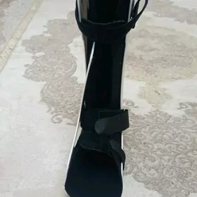 используется при переломе ноги