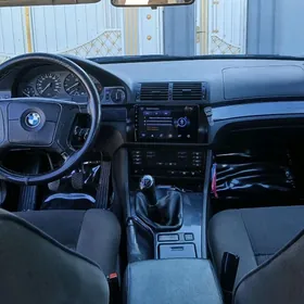 BMW E39 1998