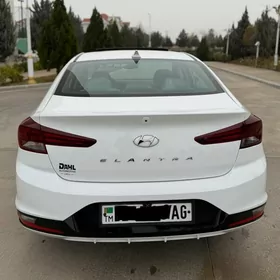 Hyundai Elantra 2020