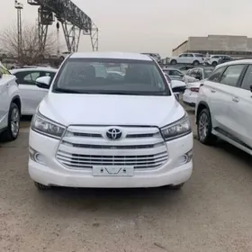 Toyota Innova 2020
