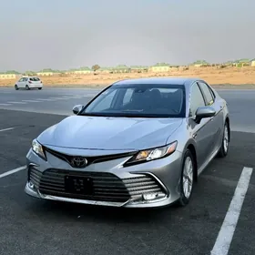 Toyota Camry 2021