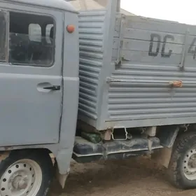 UAZ 452 1980