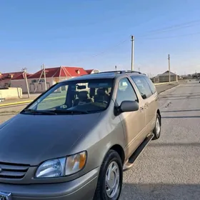 Toyota Sienna 2002