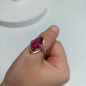 Гадымы гызыл йюзюк