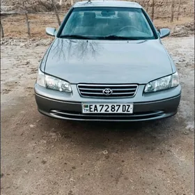 Toyota Camry 2001