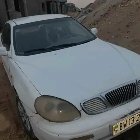 Daewoo Leganza 1998