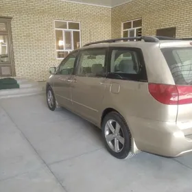 Toyota Sienna 2002