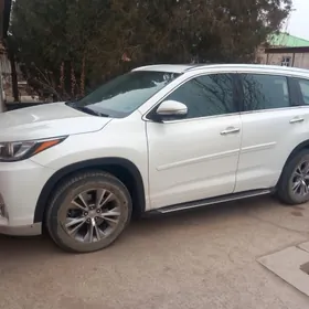 Toyota Highlander 2016