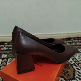 köwüş zenan aýakgaplary