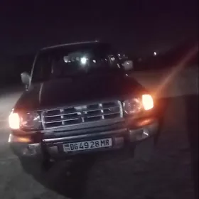 Mitsubishi Montero 1998