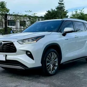 Toyota Highlander Hybrid 2023