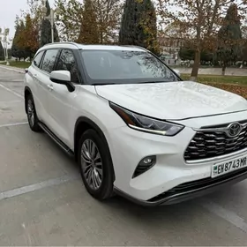 Toyota Highlander 2021