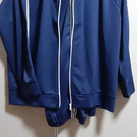 продаю костюм