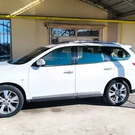 Nissan Pathfinder 2013