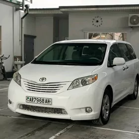 Toyota Sienna 2010