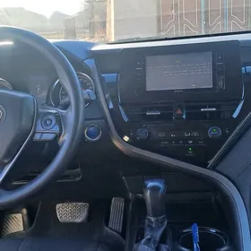 Toyota Camry Hybrid 2021