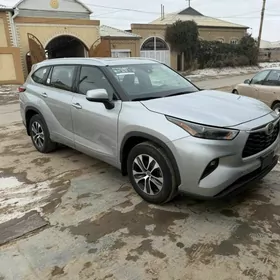 Toyota Highlander 2022