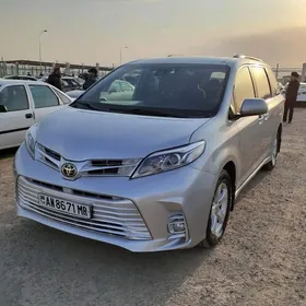 Toyota Sienna 2019